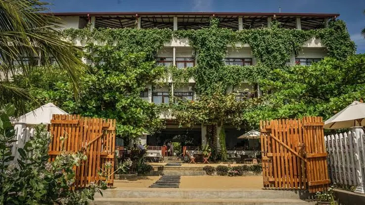 Bay Vista Hotel