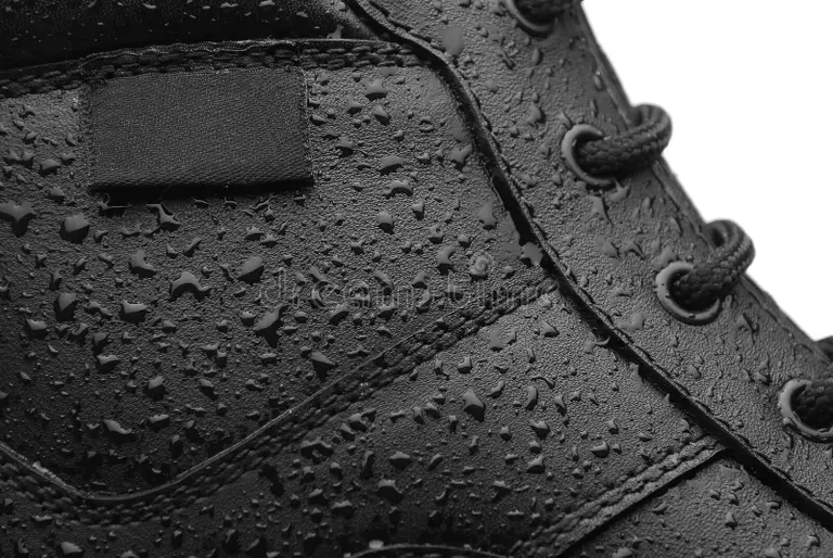 How to waterproof leather before rainy season