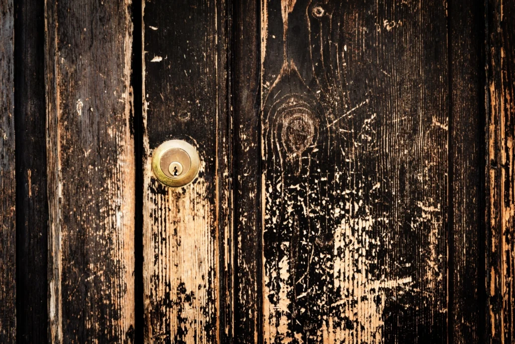 How to fix a swollen wooden door that won't close in the Monsoon