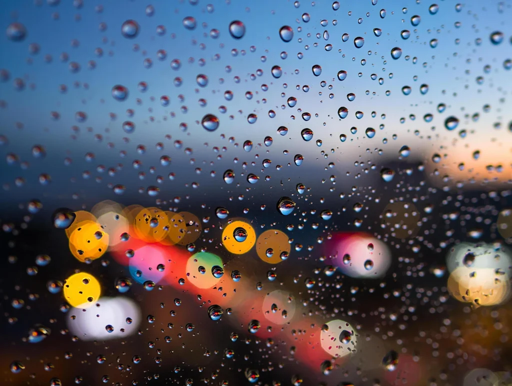 How to stop your car windshield from fogging up in the Rain