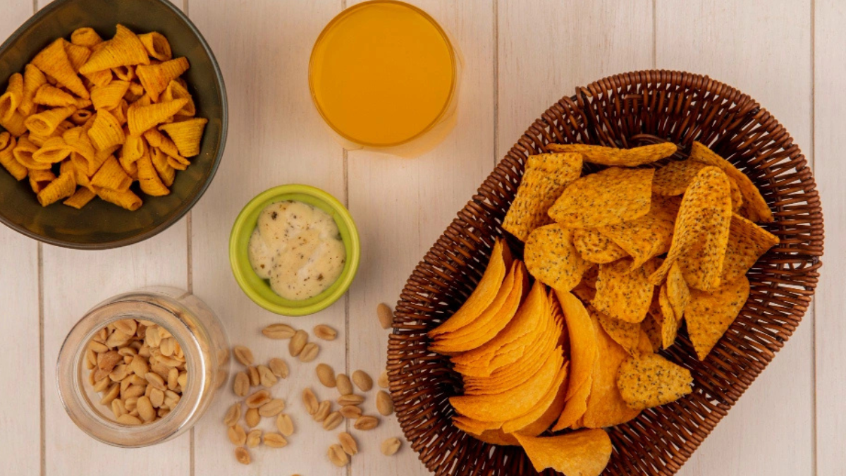 How to keep biscuits and snacks crispy during rainy season