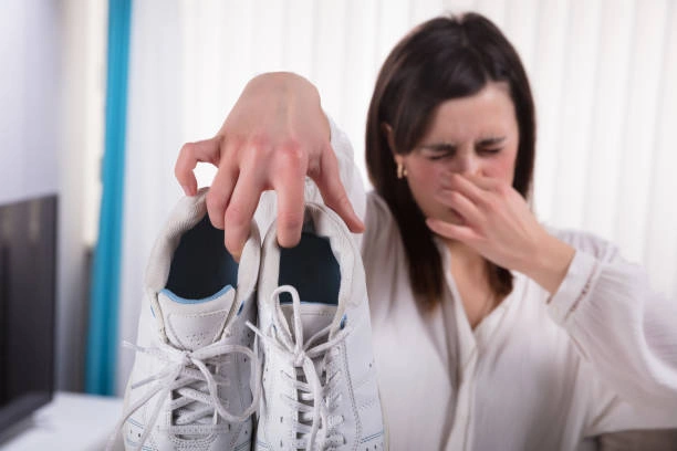 smell in shoes